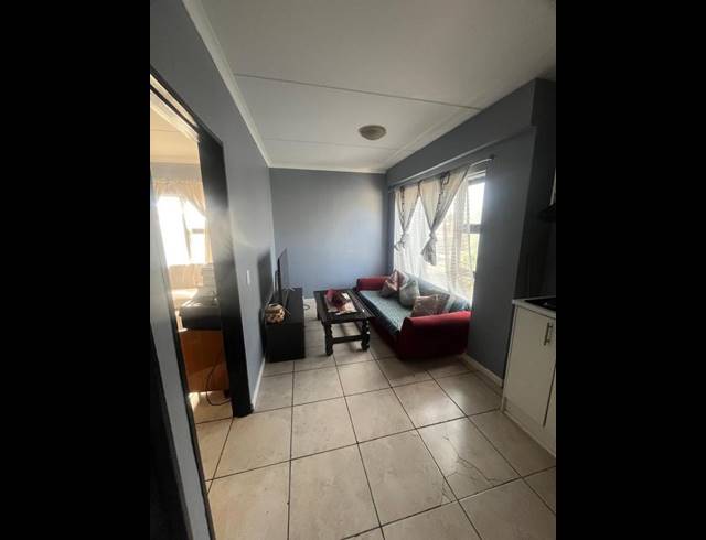 2 BEDROOM APARTMENT FOR SALE IN TOWNSEND ESTATE